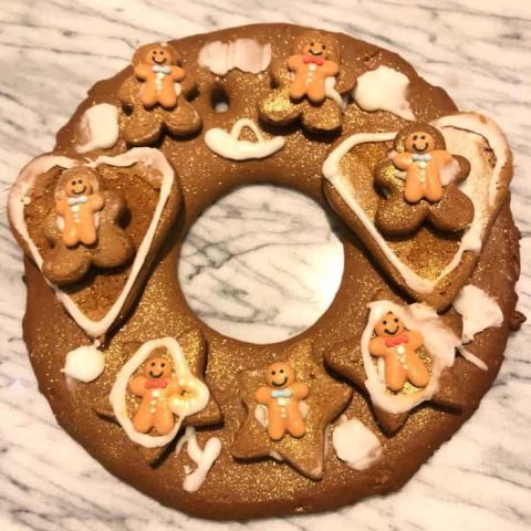 How to make an amazing Gingerbread wreath for Christmas