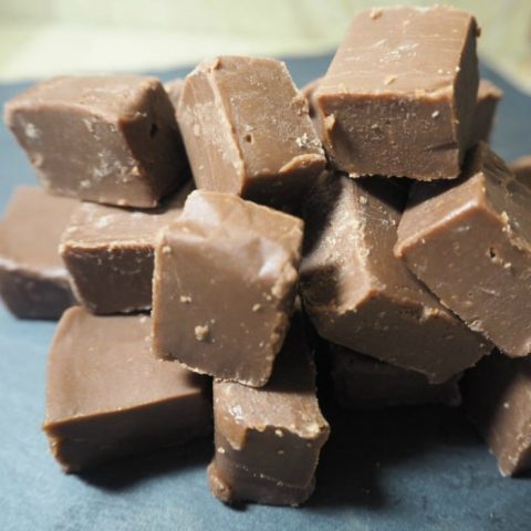 Five minute, super tasty Nutella Fudge recipe....