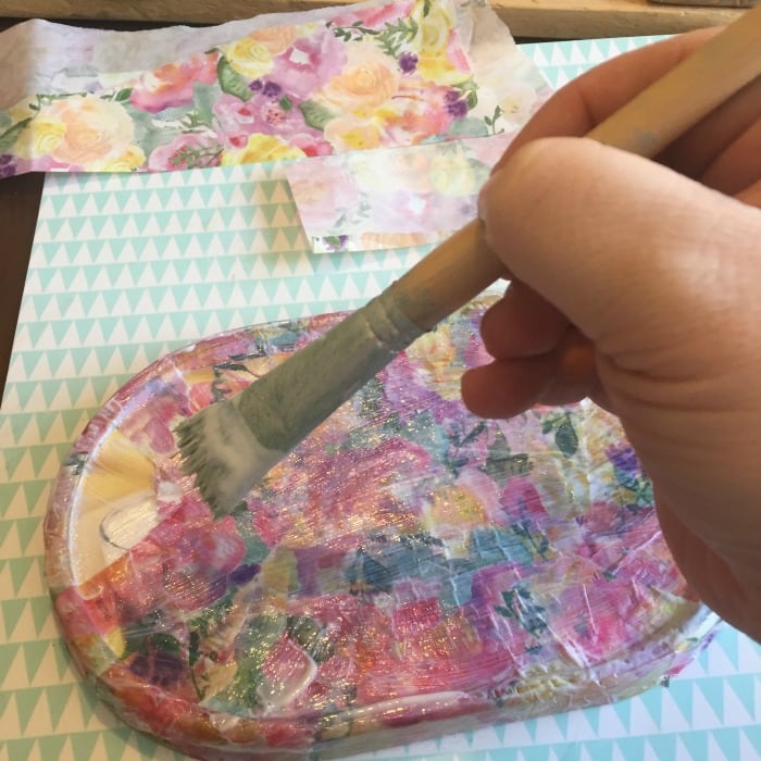 How to upcycle an empty ice cream carton into a pretty gift or storage box....