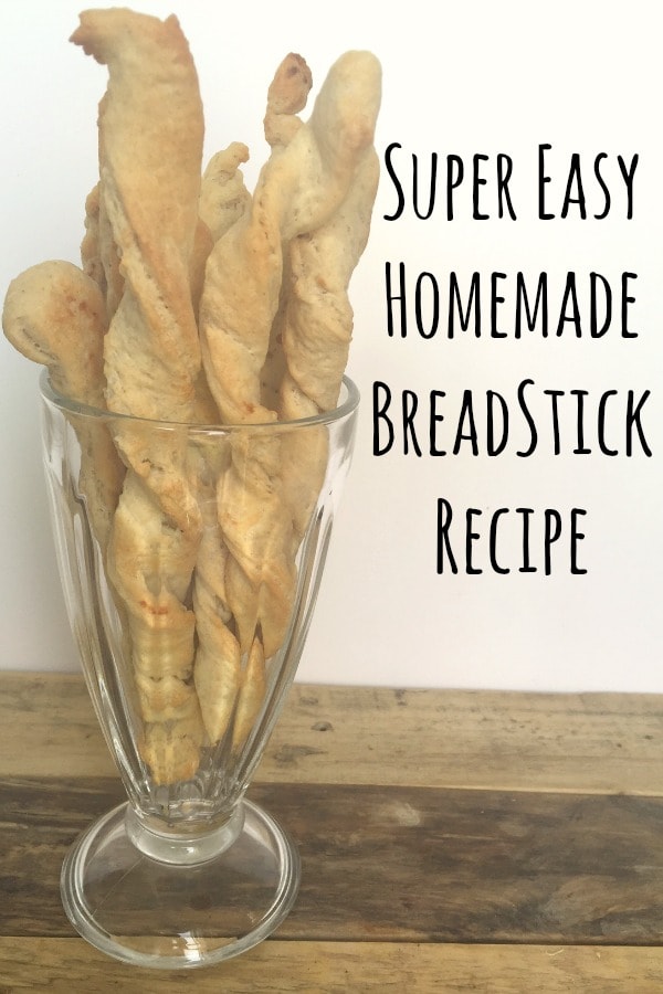 Super easy, homemade breadsticks recipe - easy to make and delicious to eat. This is a great recipe if you're wanting to do some cooking with the kids and it goes great with all sorts of dips and soups.