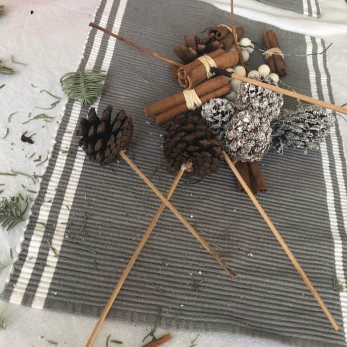 Taking apart the Christmas wreath